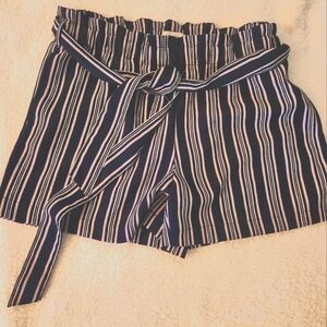 Loft Outlet Navy Blue, Pink and White Striped Shorts with Belt Size Medium